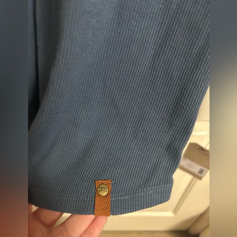 2/$30 Frye and Co. Bering Sea Blue Ribbed Henley Long Sleeve Size Large NWT - Picture 3 of 4